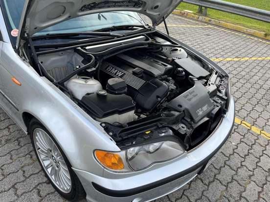 BMW-330i-2002