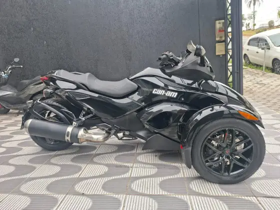 CAN-AM SPYDER RS-S 