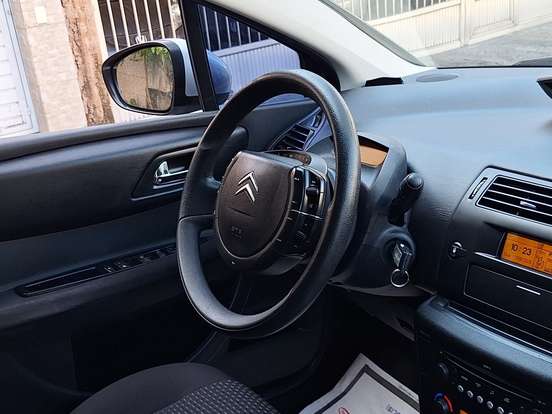 CITROËN-C4-2.0 GLX 16V FLEX 4P AUTOMÁTICO CITROËN-C4-2011