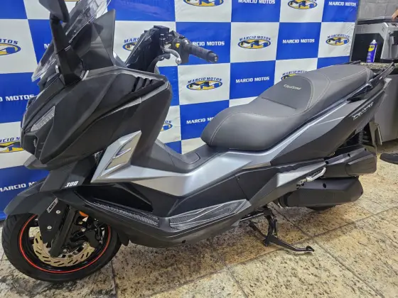 DAFRA CRUISYM 300 