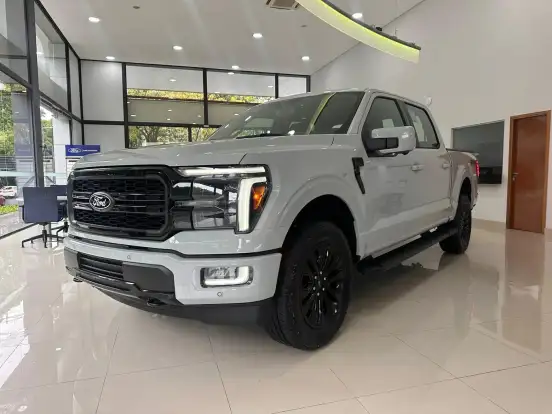 FORD-F-150-5.0 V8 GASOLINA CD LARIAT BLACK FX4 AUTOMÁTICO FORD-F-150-2025