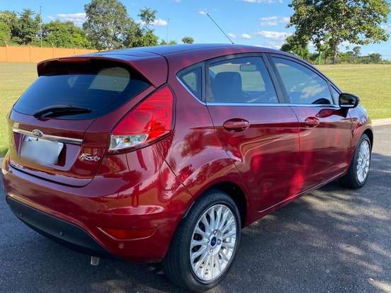 FORD-FIESTA-1.6 SE HATCH 16V FLEX 4P POWERSHIFT FORD-FIESTA-2014