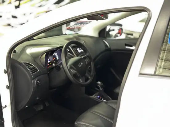 HYUNDAI-HB20-1.6 COMFORT PLUS 16V FLEX 4P AUTOMÁTICO HYUNDAI-HB20-2017