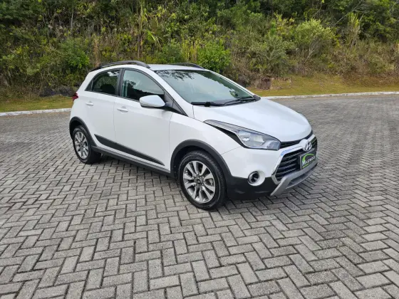 HYUNDAI HB20X 1.6 16V STYLE FLEX 4P MANUAL HYUNDAI HB20X 1.6 16V STYLE FLEX 4P MANUAL