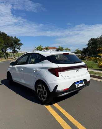 HYUNDAI-HB20-2023