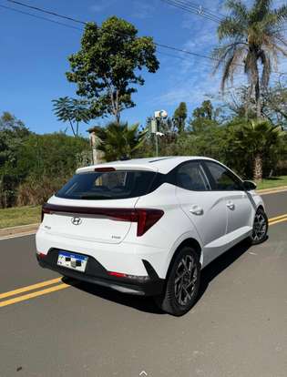 HYUNDAI-HB20-2023
