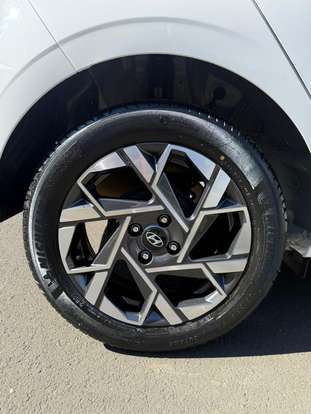 HYUNDAI-HB20-2023