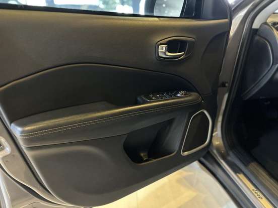 JEEP-COMPASS-2.0 16V DIESEL LIMITED 4X4 AUTOMÁTICO JEEP-COMPASS-2020