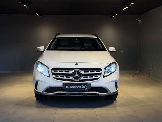 MERCEDES-BENZ-GLA 200-2019