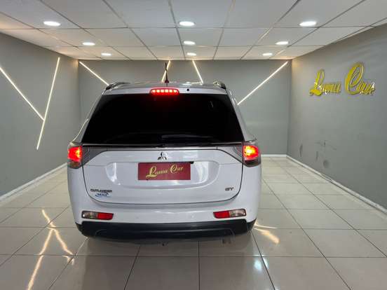 MITSUBISHI-OUTLANDER-3.0 GT 4X4 V6 24V GASOLINA 4P AUTOMÁTICO MITSUBISHI-OUTLANDER-2013