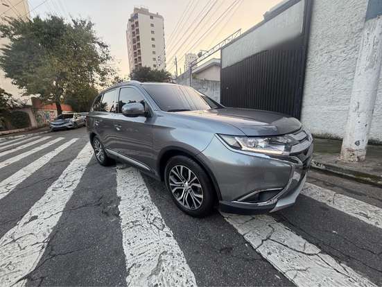 MITSUBISHI-OUTLANDER-2017