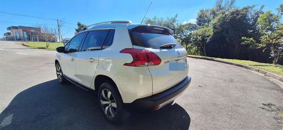 PEUGEOT-2008-2017