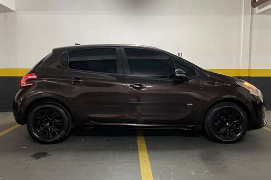 PEUGEOT-208-2013