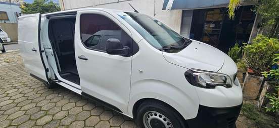 PEUGEOT-EXPERT-2020