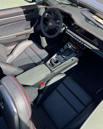 PORSCHE-911-2025