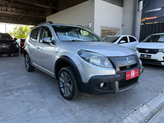 RENAULT SANDERO 1.6 SL STEPWAY RIP CURL 16V FLEX 4P MANUAL RENAULT SANDERO 1.6 SL STEPWAY RIP CURL 16V FLEX 4P MANUAL