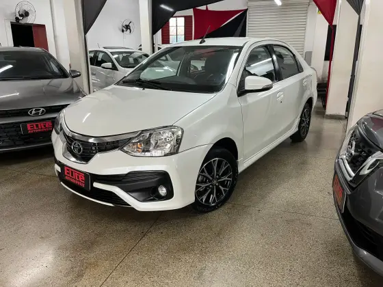 TOYOTA ETIOS 1.5 PLATINUM SEDAN 16V FLEX 4P AUTOMÁTICO TOYOTA ETIOS 1.5 PLATINUM SEDAN 16V FLEX 4P AUTOMÁTICO