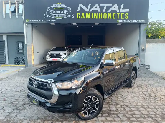 TOYOTA HILUX 2.8 D-4D TURBO DIESEL CD SR 4X4 AUTOMÁTICO