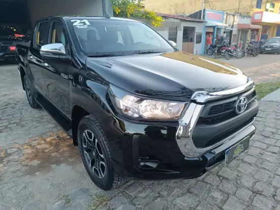 TOYOTA-HILUX-2.8 D-4D TURBO DIESEL CD SR 4X4 AUTOMÁTICO TOYOTA-HILUX-2021