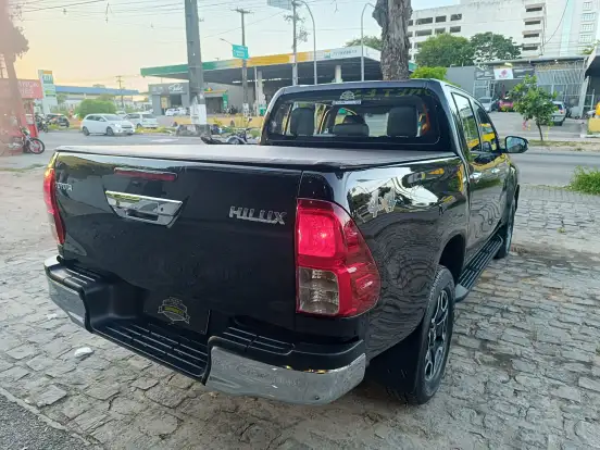 TOYOTA-HILUX-2.8 D-4D TURBO DIESEL CD SR 4X4 AUTOMÁTICO TOYOTA-HILUX-2021