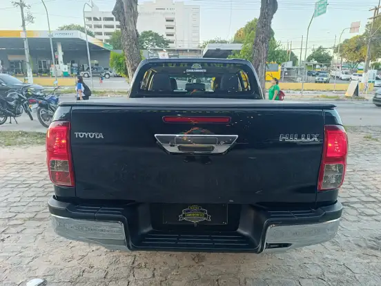 TOYOTA-HILUX-2.8 D-4D TURBO DIESEL CD SR 4X4 AUTOMÁTICO TOYOTA-HILUX-2021