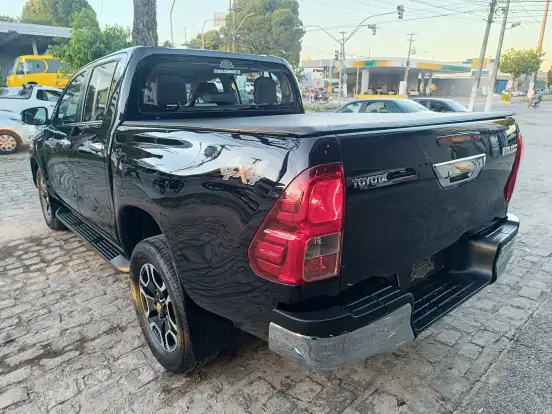 TOYOTA-HILUX-2.8 D-4D TURBO DIESEL CD SR 4X4 AUTOMÁTICO TOYOTA-HILUX-2021