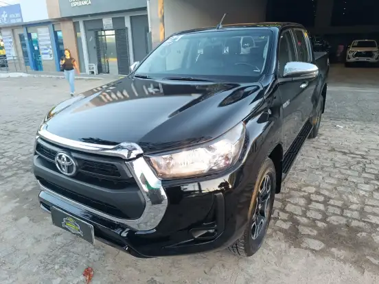 TOYOTA-HILUX-2021