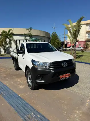 TOYOTA HILUX 2.8 D-4D TURBO DIESEL CS 4X4 AUTOMÁTICO