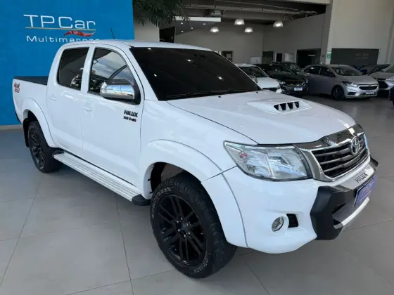 TOYOTA HILUX 3.0 SRV 4X4 CD 16V TURBO INTERCOOLER DIESEL 4P AUTOMÁTICO TOYOTA HILUX 3.0 SRV 4X4 CD 16V TURBO INTERCOOLER DIESEL 4P AUTOMÁTICO