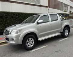 TOYOTA HILUX 3.0 SRV 4X4 CD 16V TURBO INTERCOOLER DIESEL 4P AUTOMÁTICO TOYOTA HILUX 3.0 SRV 4X4 CD 16V TURBO INTERCOOLER DIESEL 4P AUTOMÁTICO
