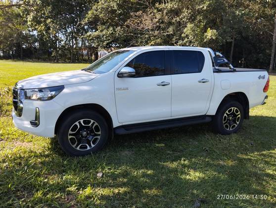 TOYOTA HILUX 2.8 D-4D TURBO DIESEL CD SRV 4X4 AUTOMÁTICO