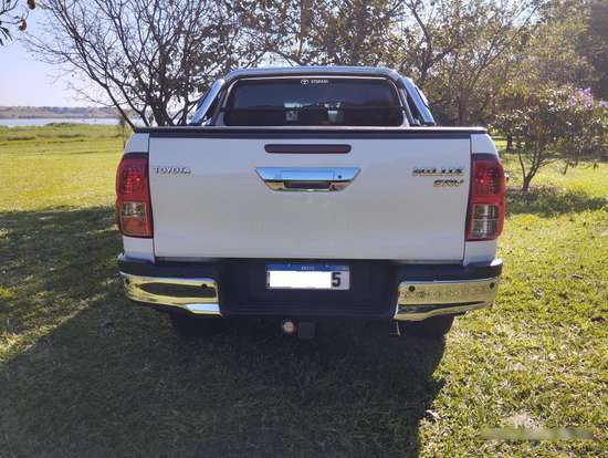 TOYOTA-HILUX-2.8 D-4D TURBO DIESEL CD SRV 4X4 AUTOMÁTICO TOYOTA-HILUX-2022