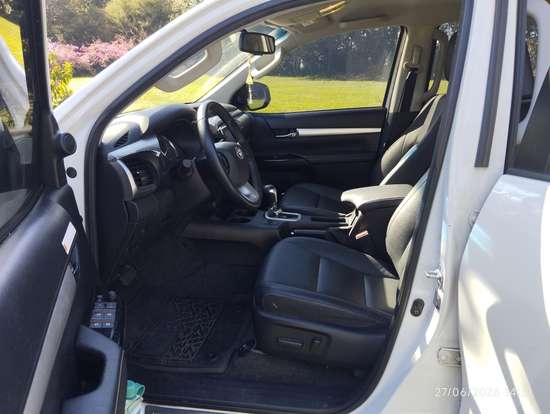 TOYOTA-HILUX-2022