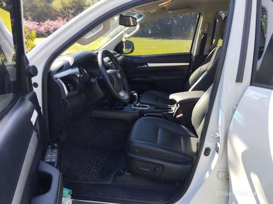 TOYOTA-HILUX-2.8 D-4D TURBO DIESEL CD SRV 4X4 AUTOMÁTICO TOYOTA-HILUX-2022
