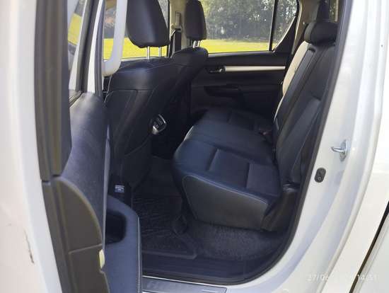 TOYOTA-HILUX-2022