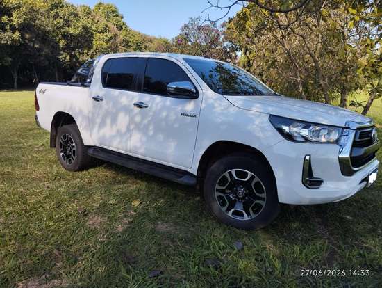 TOYOTA-HILUX-2022