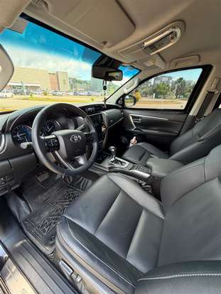 TOYOTA-HILUX SW4-2.8 D-4D TURBO DIESEL SRX 7L 4X4 AUTOMÁTICO TOYOTA-HILUX SW4-2022