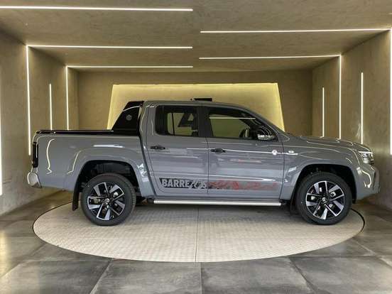 VOLKSWAGEN-AMAROK-2025