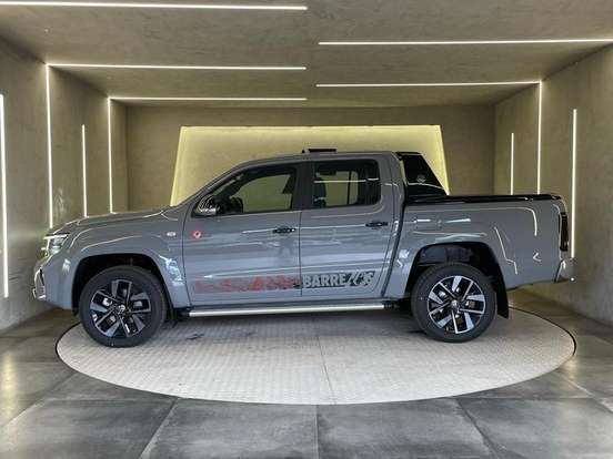VOLKSWAGEN-AMAROK-2025
