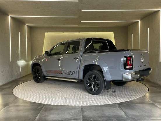 VOLKSWAGEN-AMAROK-2025