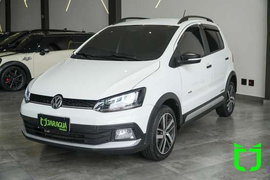 VOLKSWAGEN-FOX-2019
