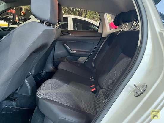 VOLKSWAGEN-POLO-2019