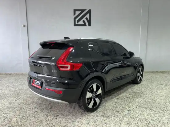 VOLVO-XC40-2.0 T5 GASOLINA MOMENTUM AWD GEARTRONIC VOLVO-XC40-2019