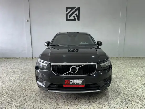 VOLVO-XC40-2019