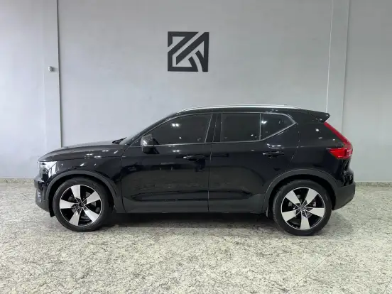 VOLVO-XC40-2.0 T5 GASOLINA MOMENTUM AWD GEARTRONIC VOLVO-XC40-2019