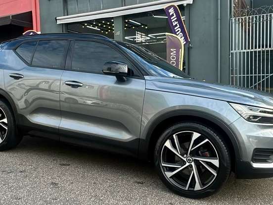 VOLVO-XC40-2.0 T4 GASOLINA GEARTRONIC VOLVO-XC40-2018