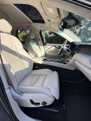 VOLVO-XC60-2018