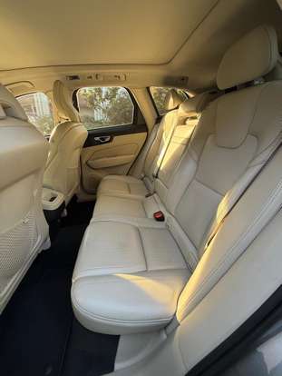 VOLVO-XC60-2018