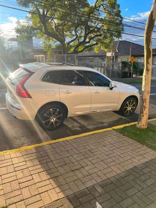 VOLVO-XC60-2019