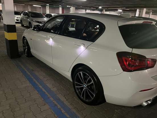 BMW-120i-2018